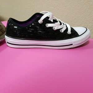 Converse, women's size 6